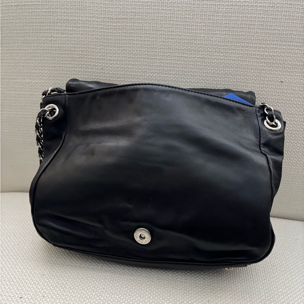 Vintage Black Quilted Shoulder Bag with Chain Trim - Picture 3 of 10